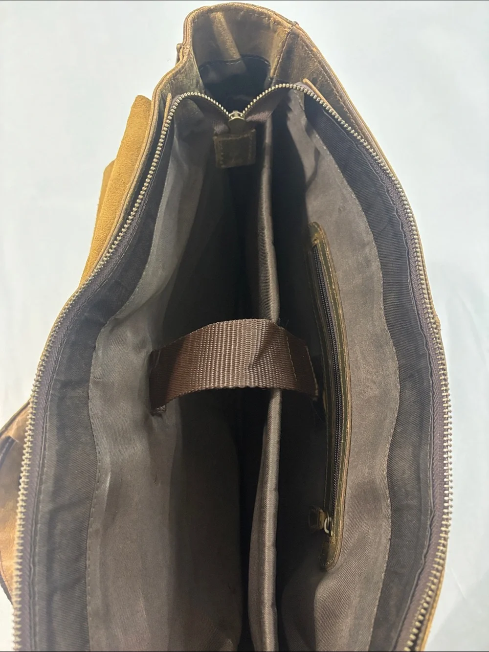 MaheTri The Buffalo Leather Messenger Bag